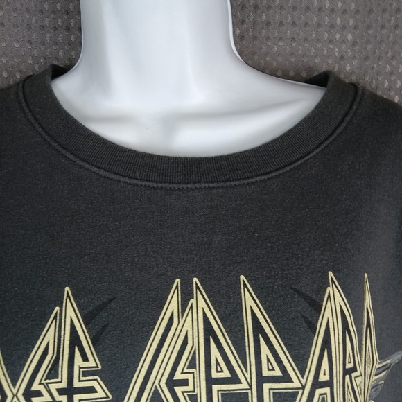 Def Leppard Skull Wings Graphic Sweatshirt Mens XXL 60% Cotton 40% Recycle Poly - Picture 7 of 12